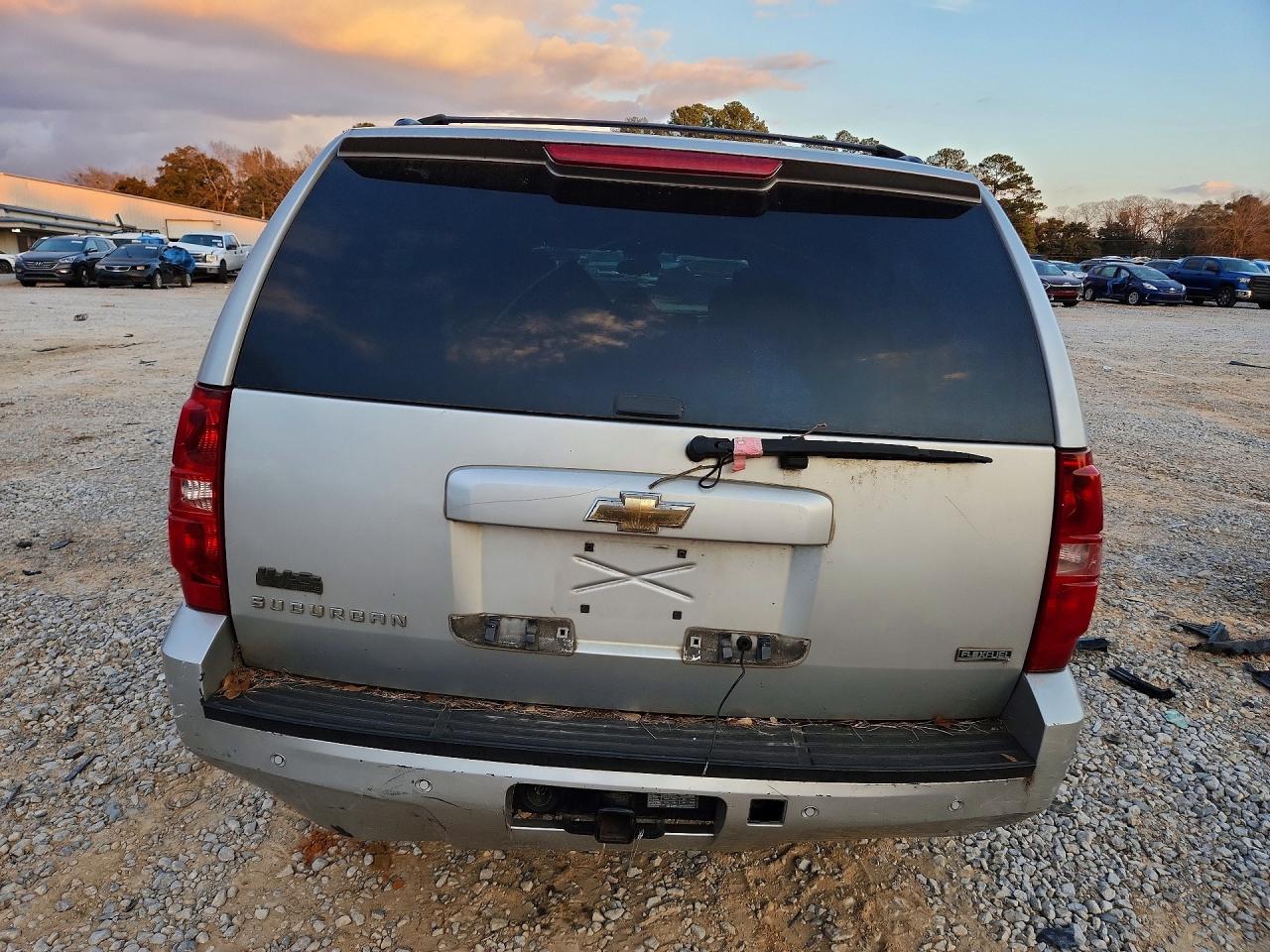 2011 CHEVROLET SUBURBAN