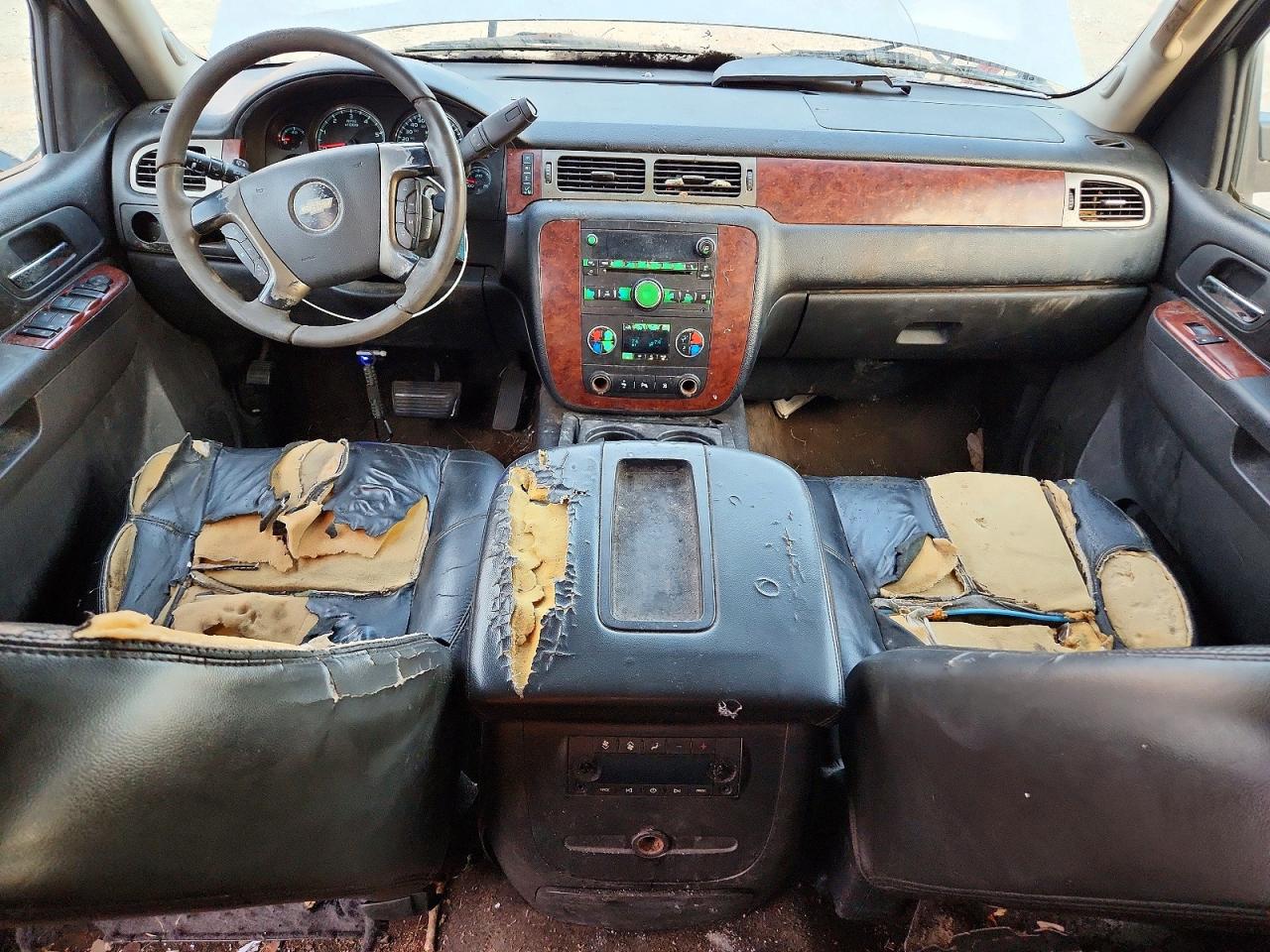2011 CHEVROLET SUBURBAN