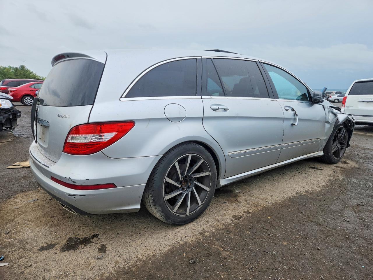 2011 MERCEDES-BENZ R-CLASS