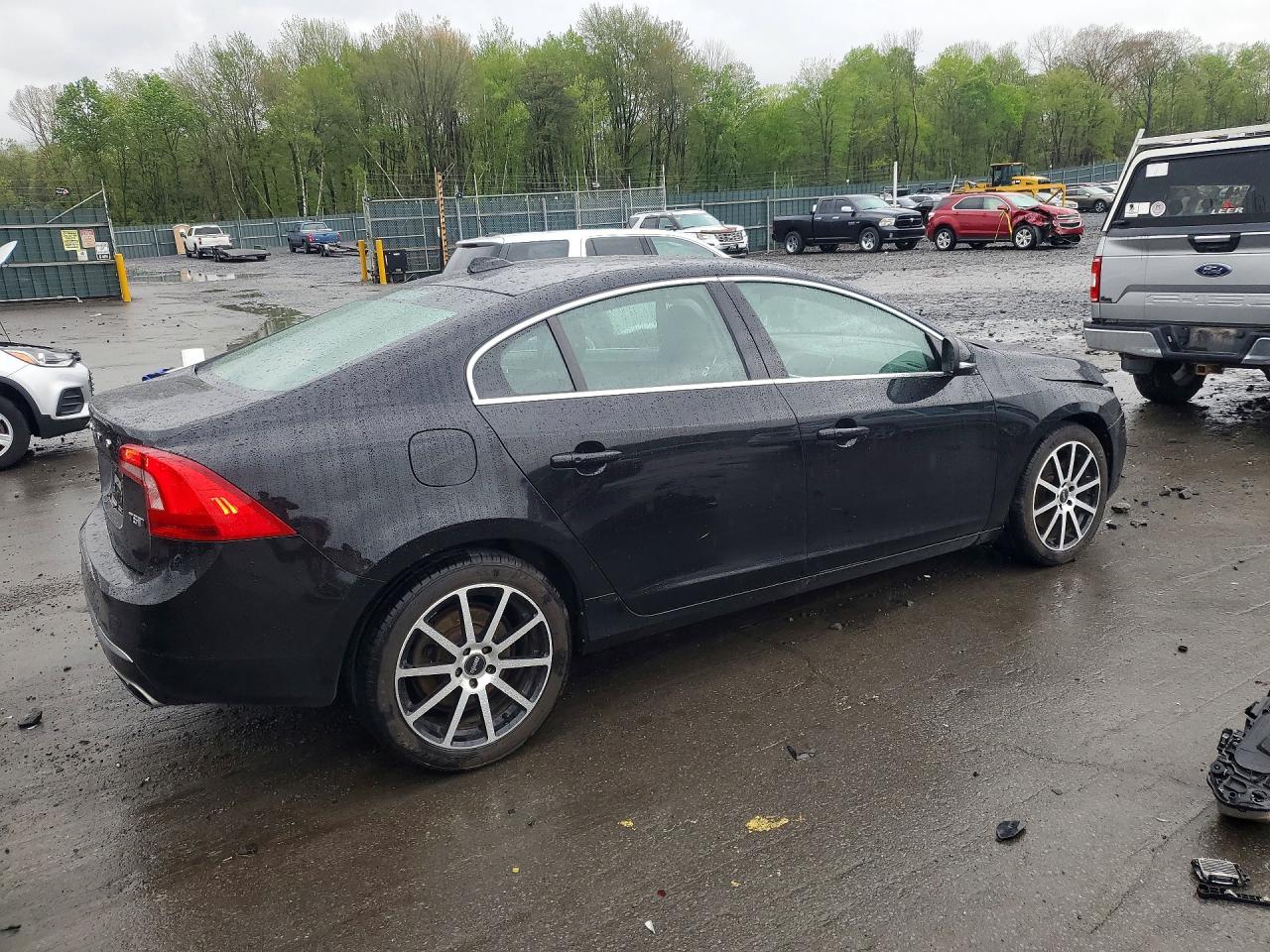 2017 VOLVO S60