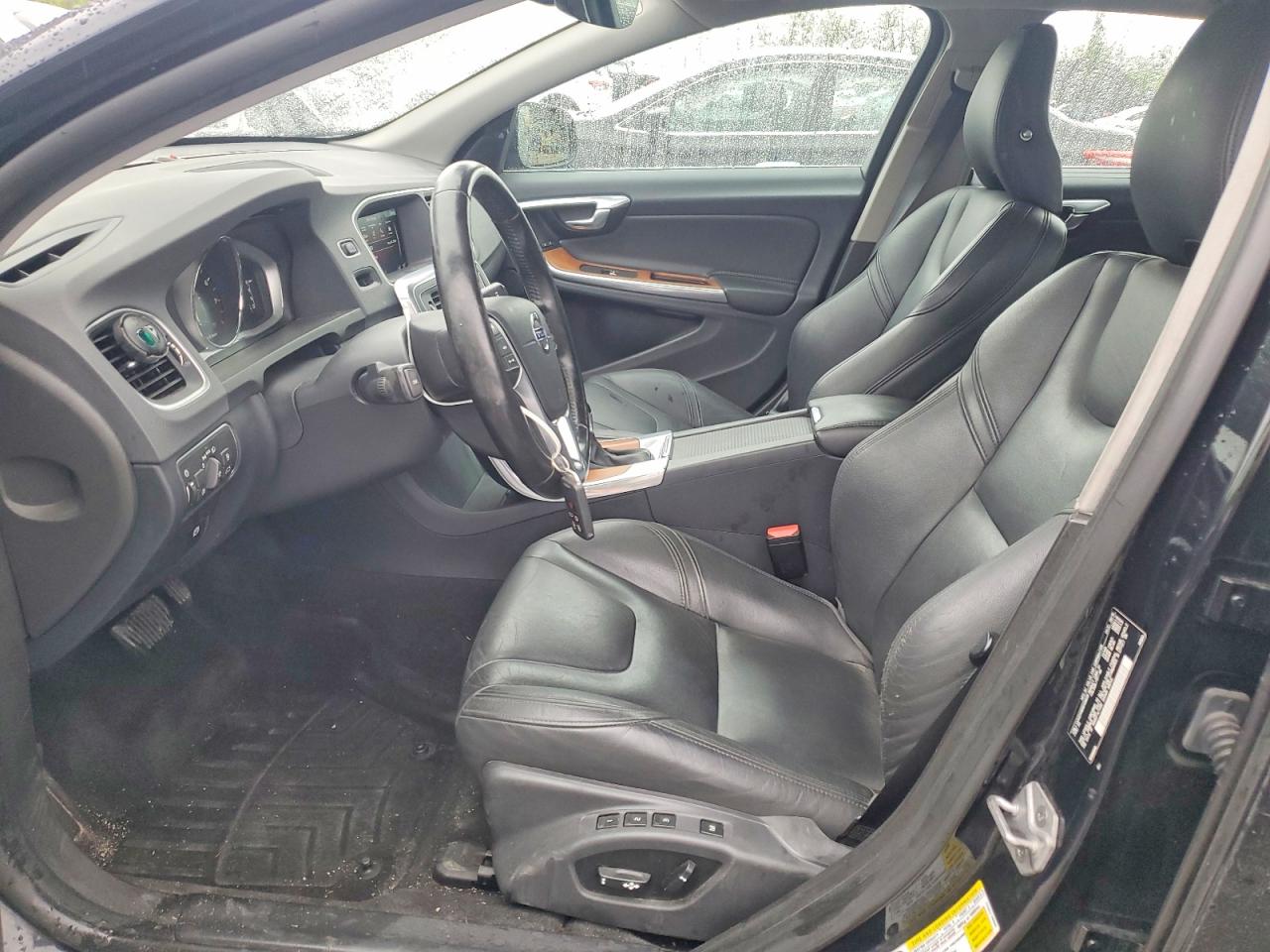 2017 VOLVO S60