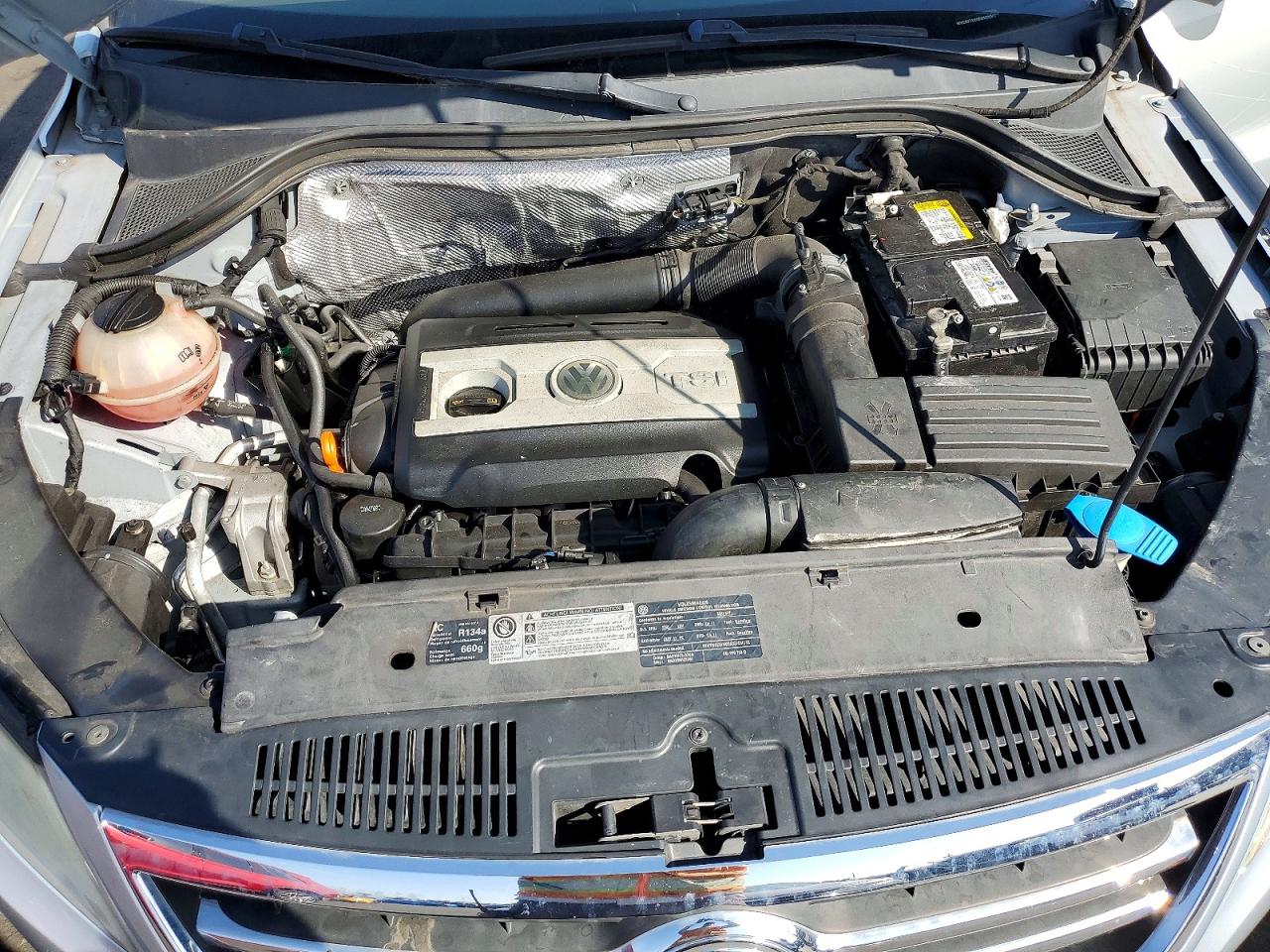 2011 VOLKSWAGEN TIGUAN