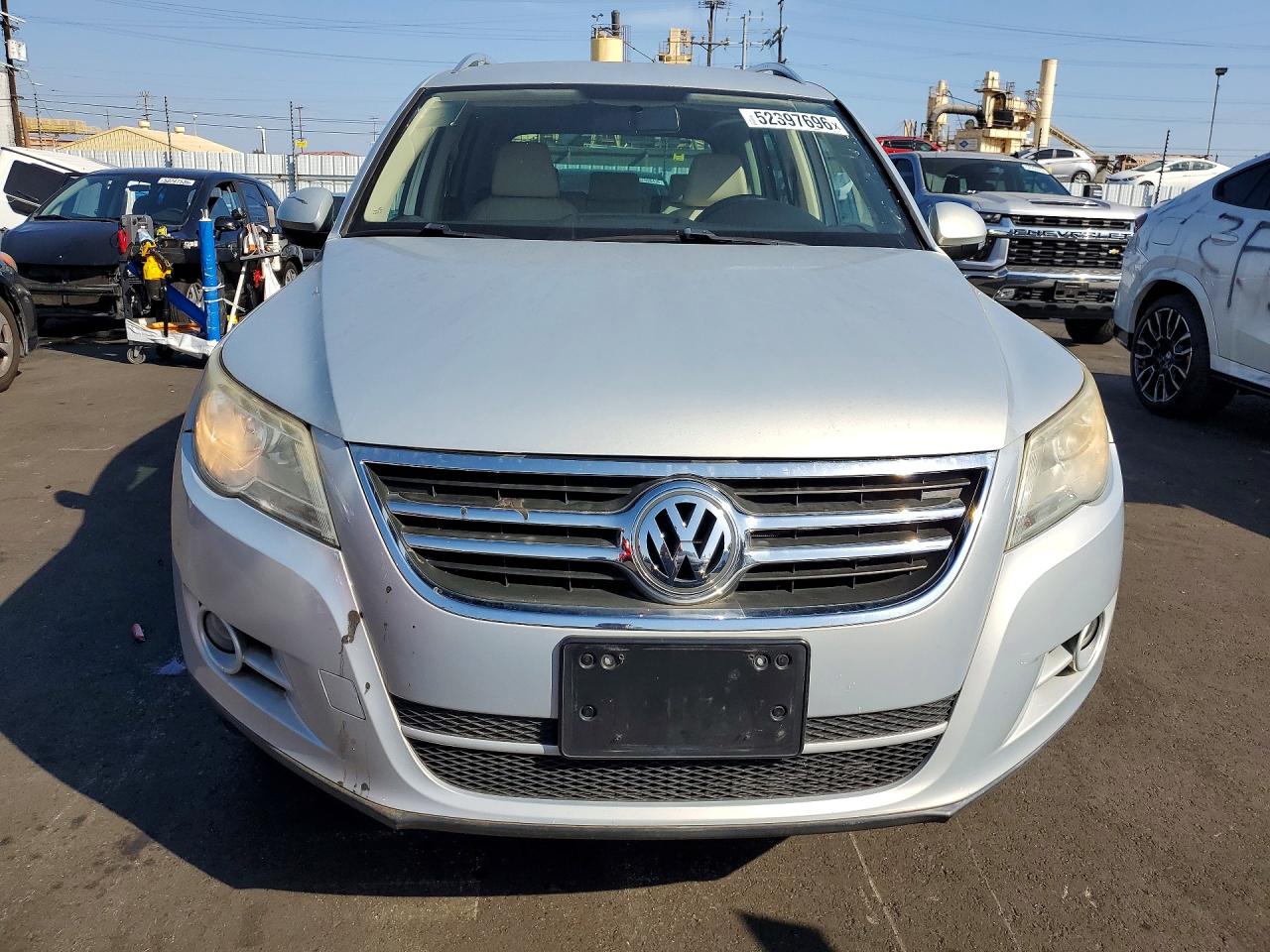 2011 VOLKSWAGEN TIGUAN