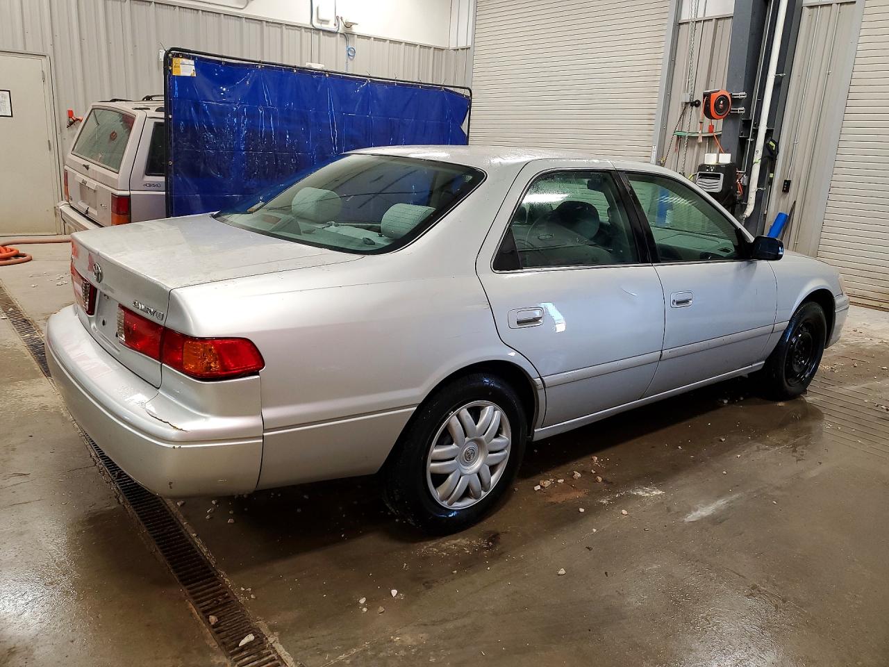 2001 TOYOTA CAMRY