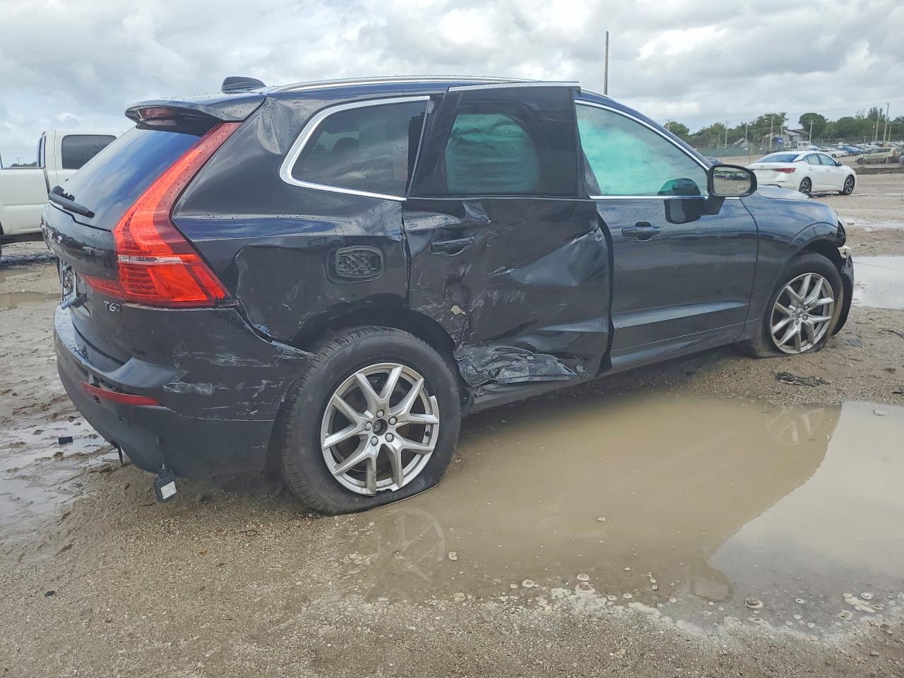 2021 VOLVO XC60