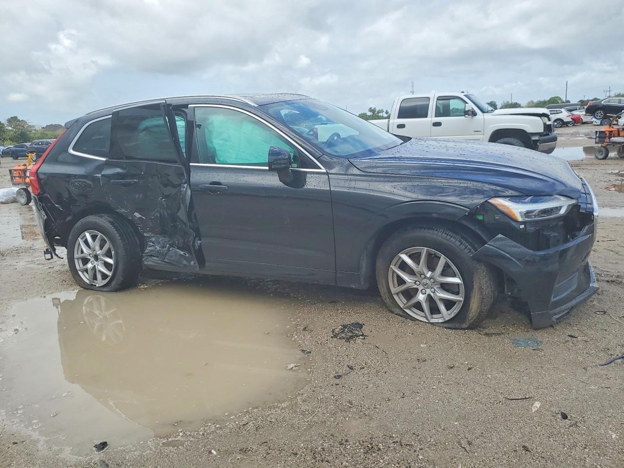 2021 VOLVO XC60