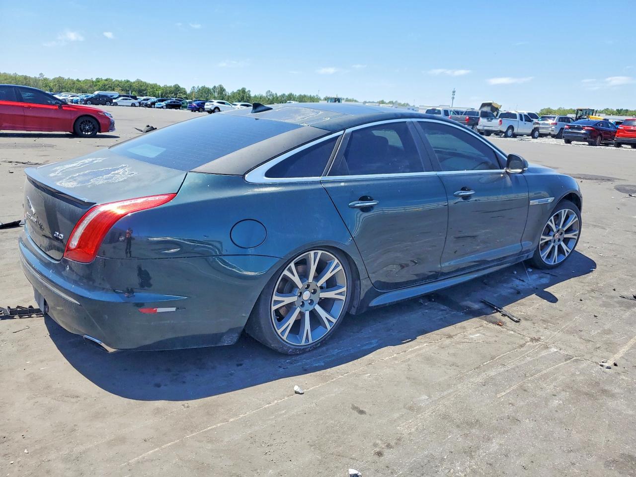 2015 JAGUAR XJ