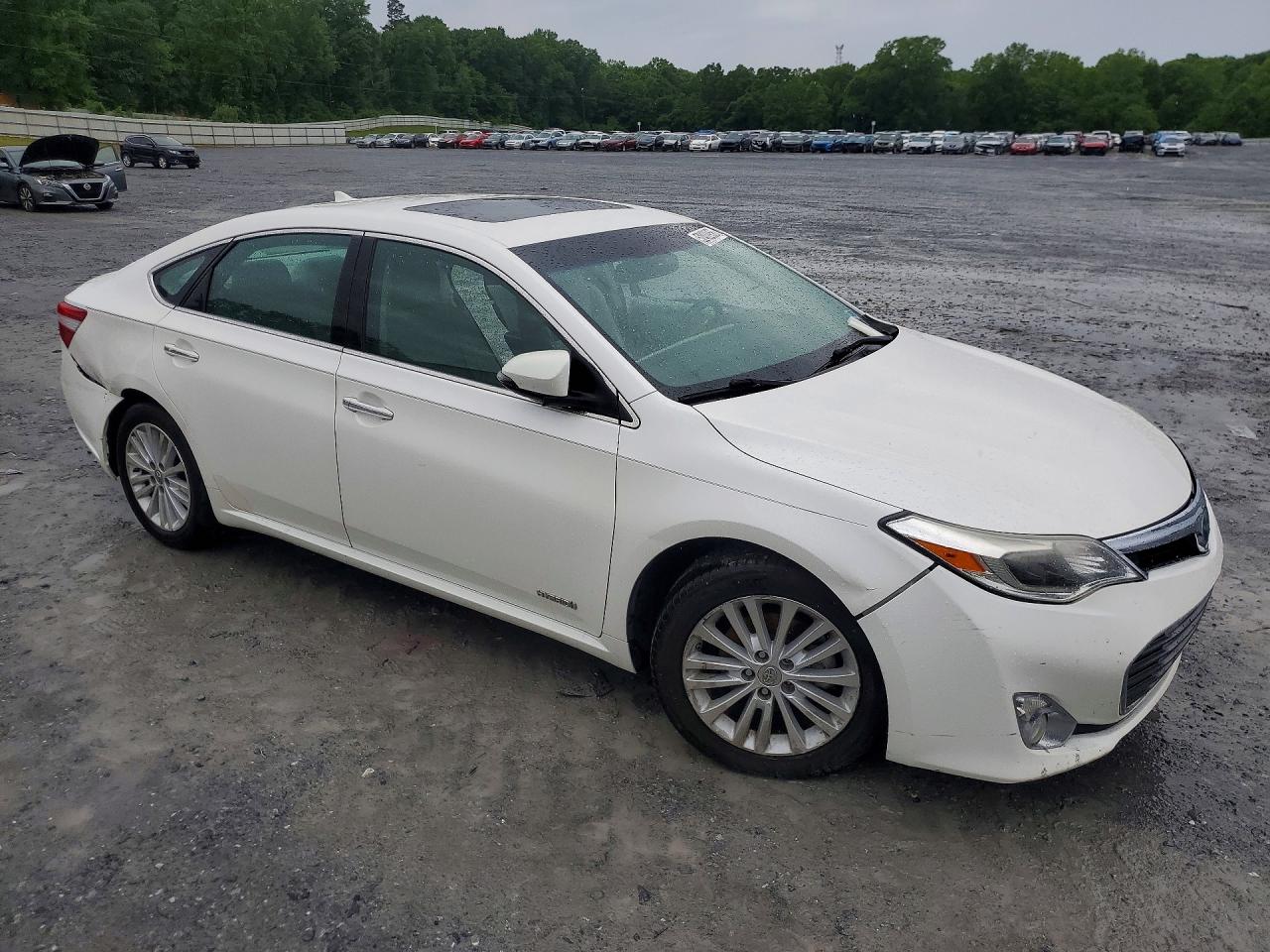 2013 TOYOTA AVALON