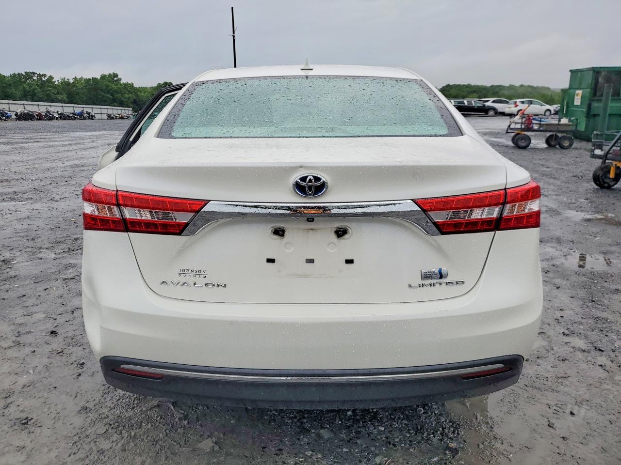 2013 TOYOTA AVALON