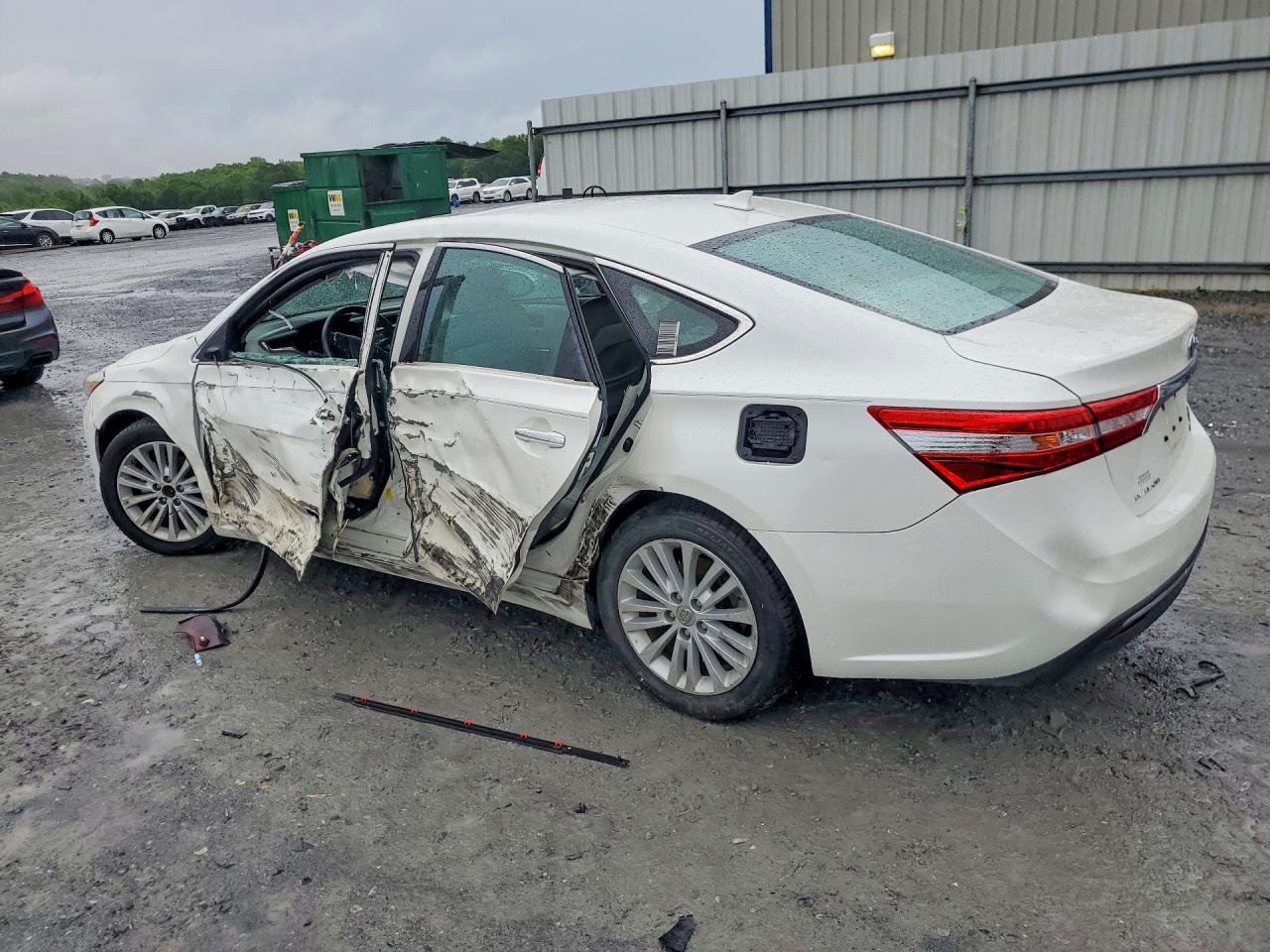 2013 TOYOTA AVALON
