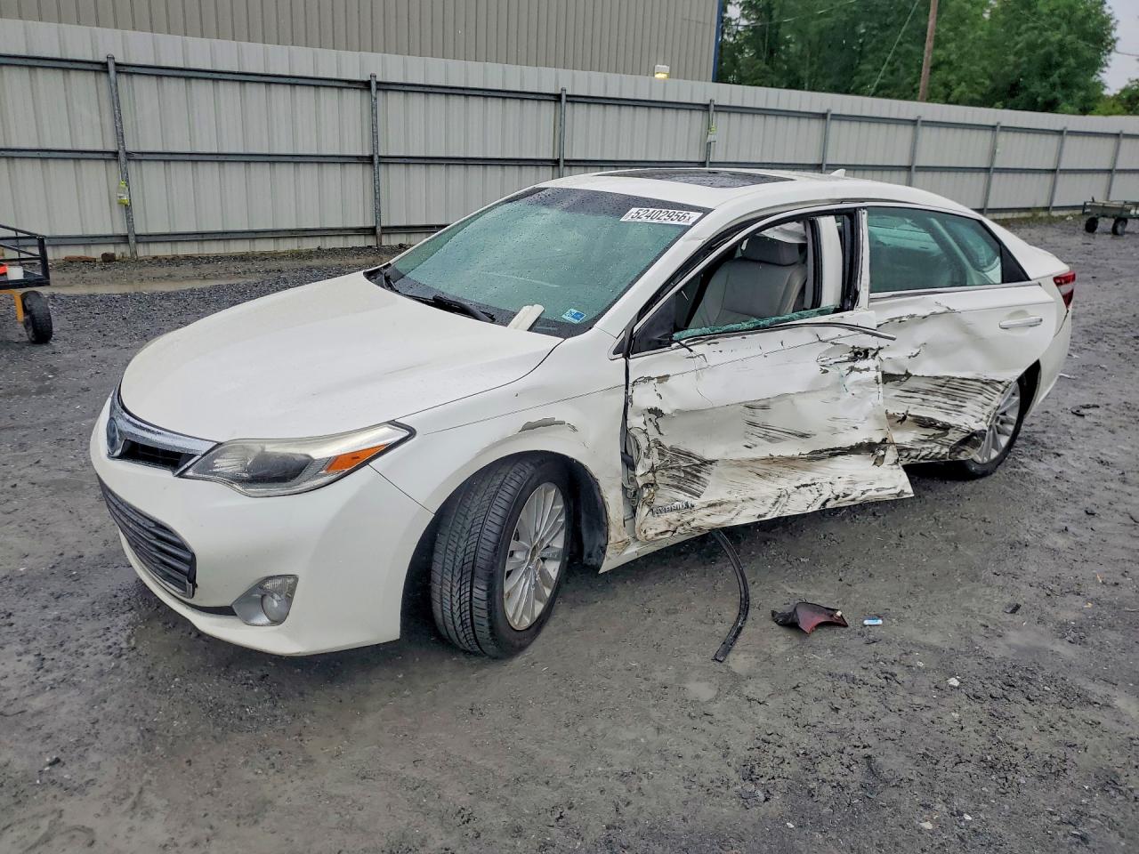 2013 TOYOTA AVALON