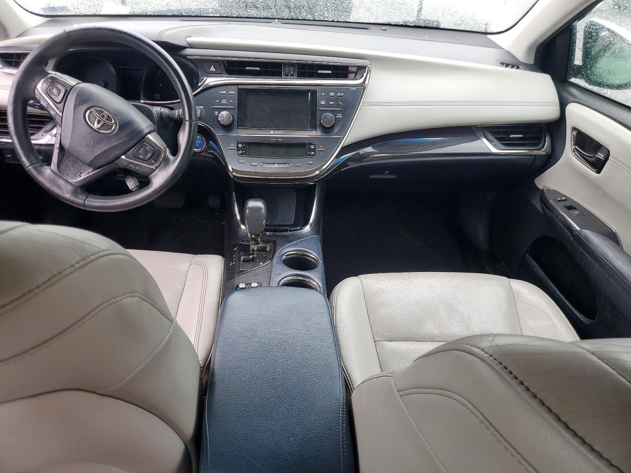 2013 TOYOTA AVALON