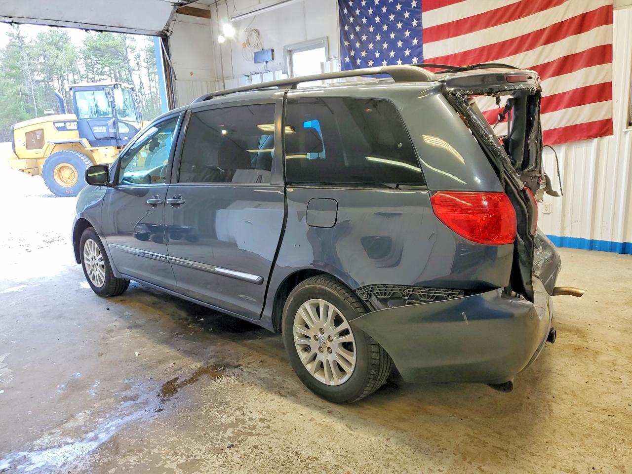 2009 TOYOTA SIENNA