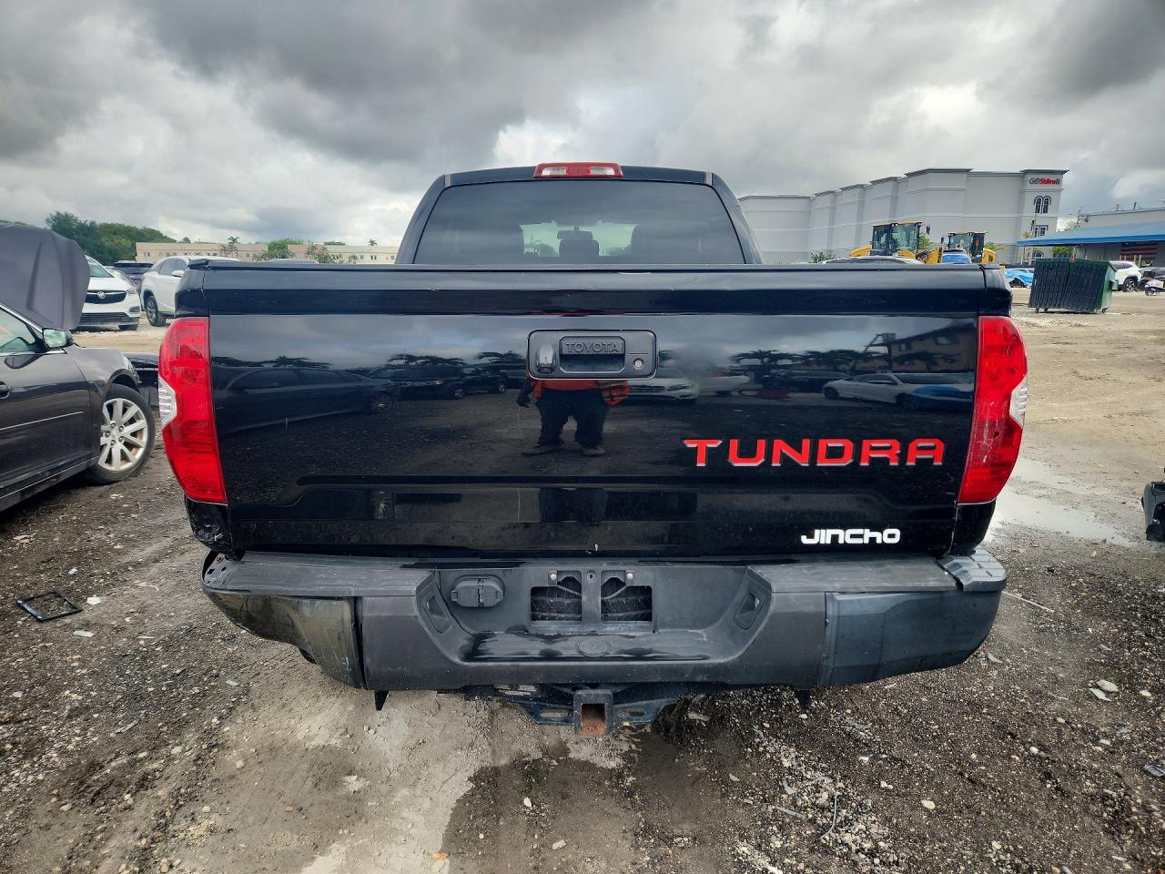 2014 TOYOTA TUNDRA
