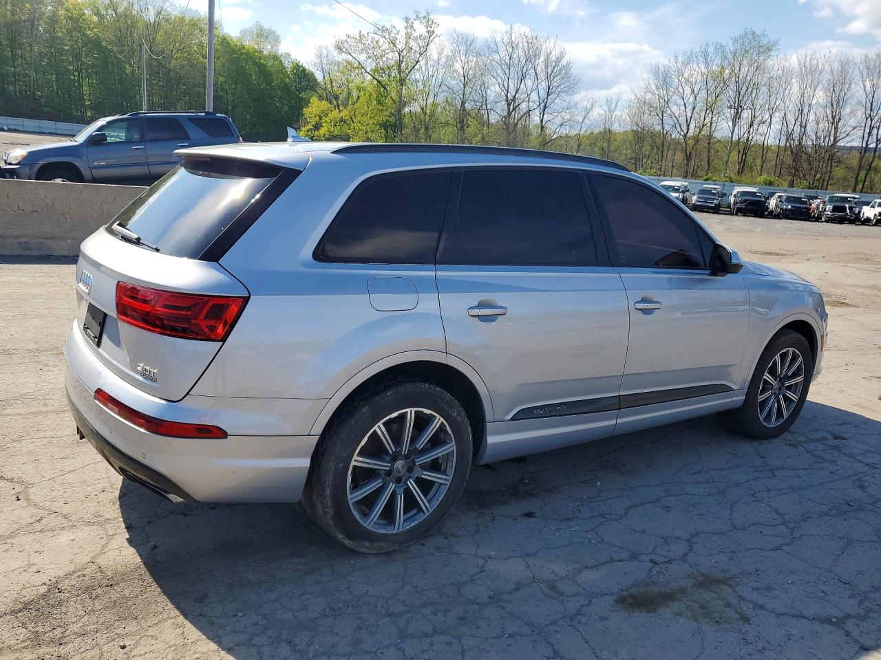 2017 AUDI Q7