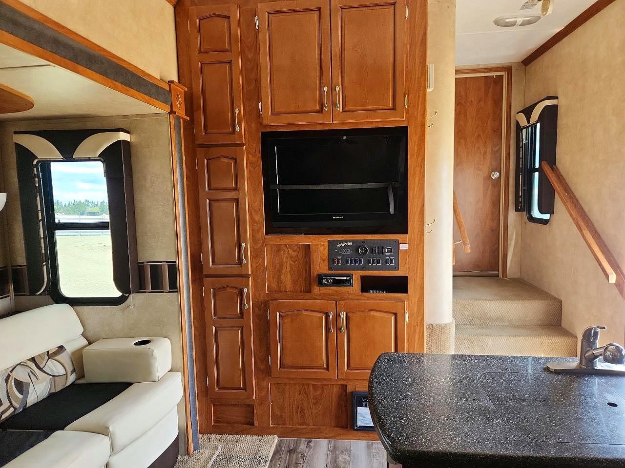 2010 KEYSTONE RAPTOR