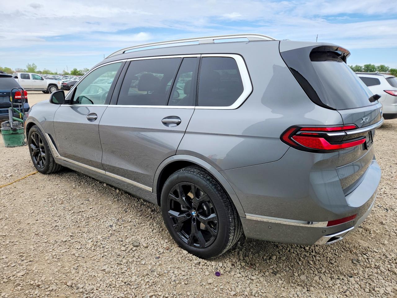 2025 BMW X7