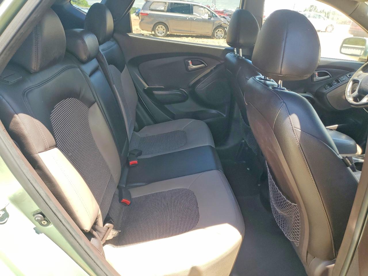2011 HYUNDAI TUCSON