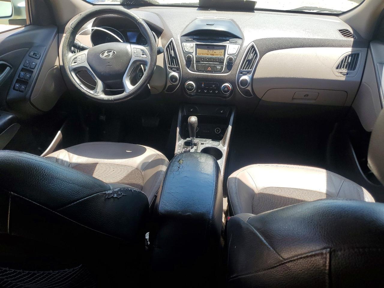 2011 HYUNDAI TUCSON
