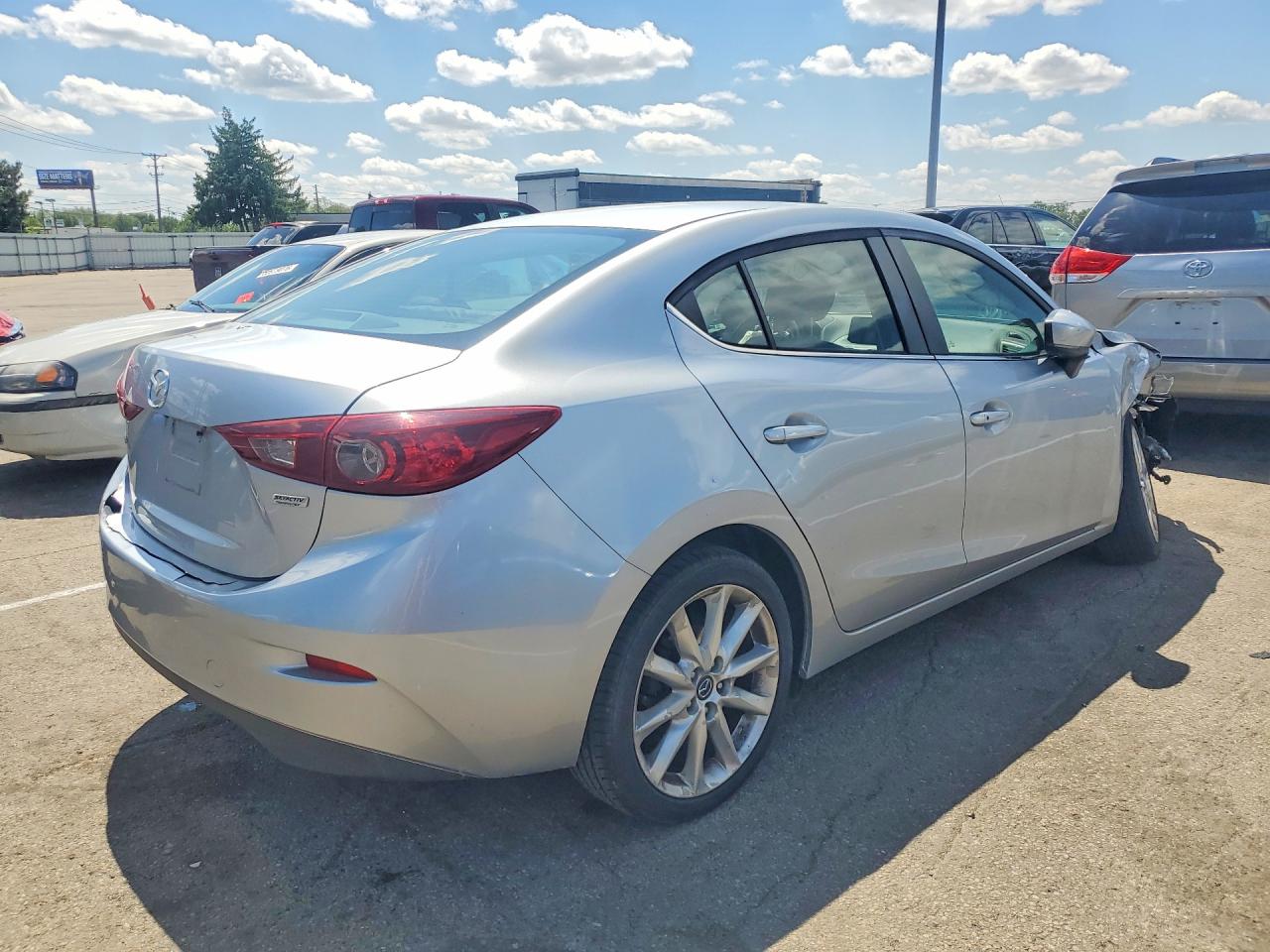 2017 MAZDA 3