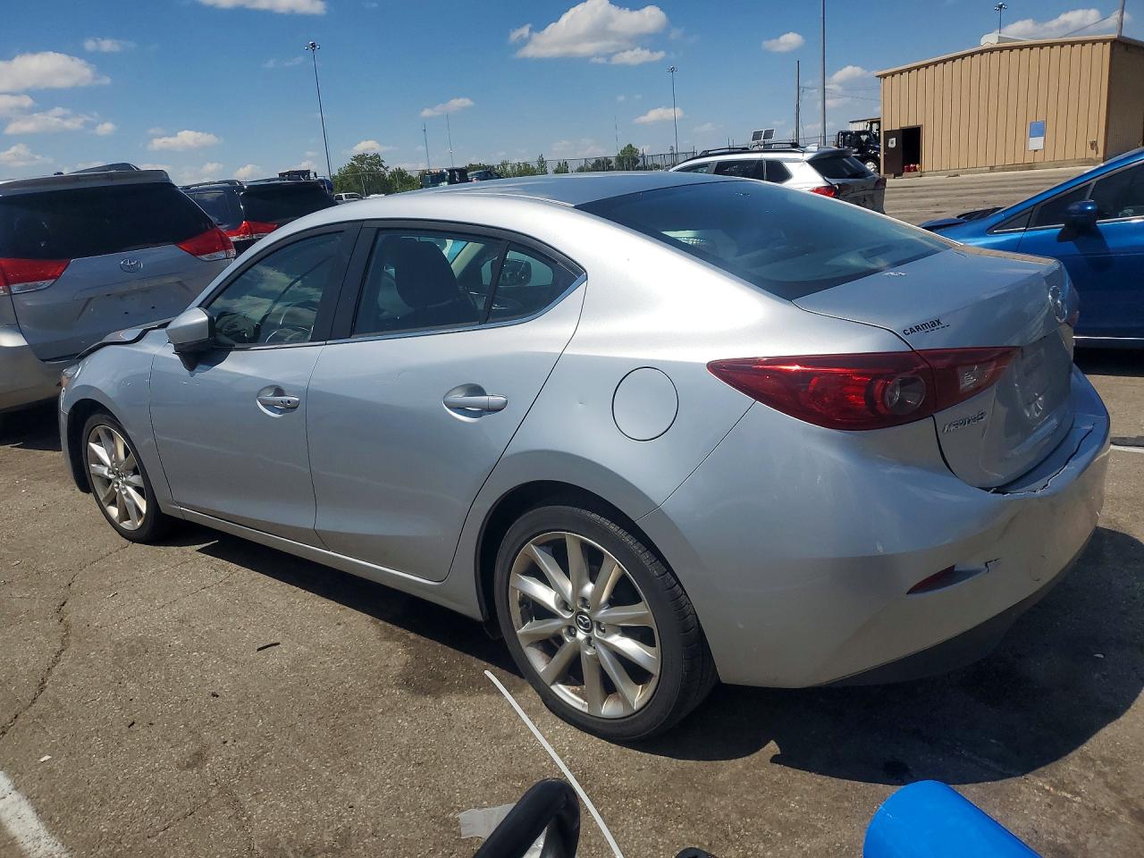 2017 MAZDA 3