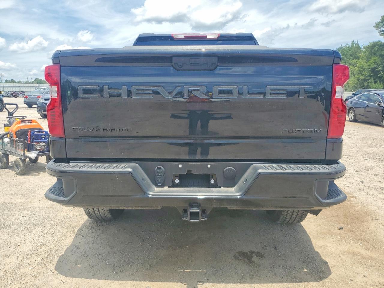 2025 CHEVROLET SILVERADO
