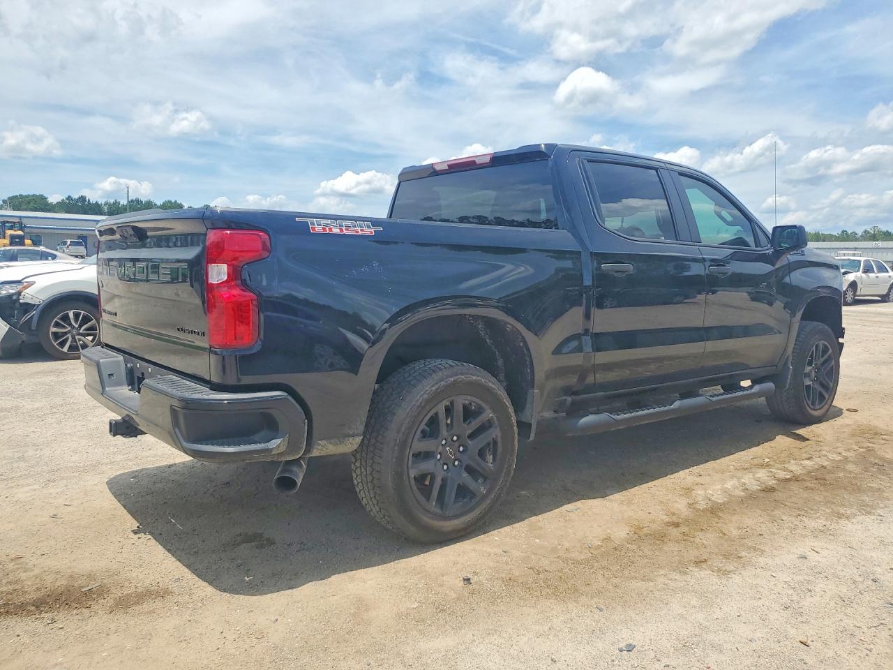 2025 CHEVROLET SILVERADO