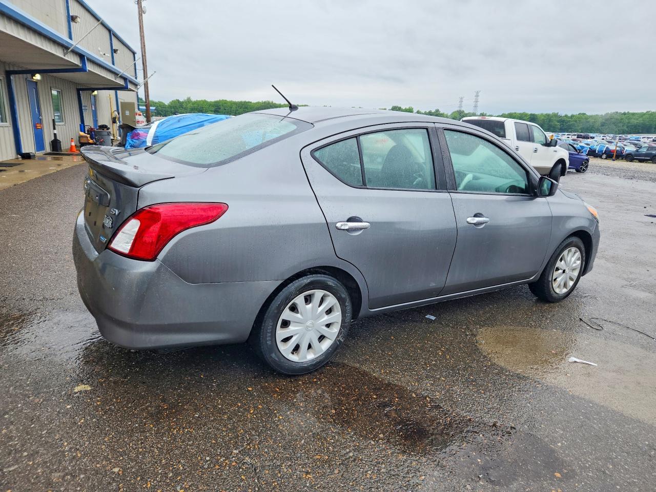 2016 NISSAN VERSA