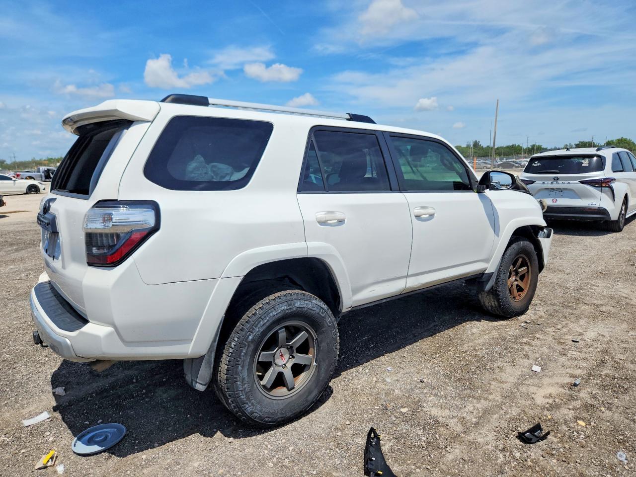 2017 TOYOTA 4RUNNER