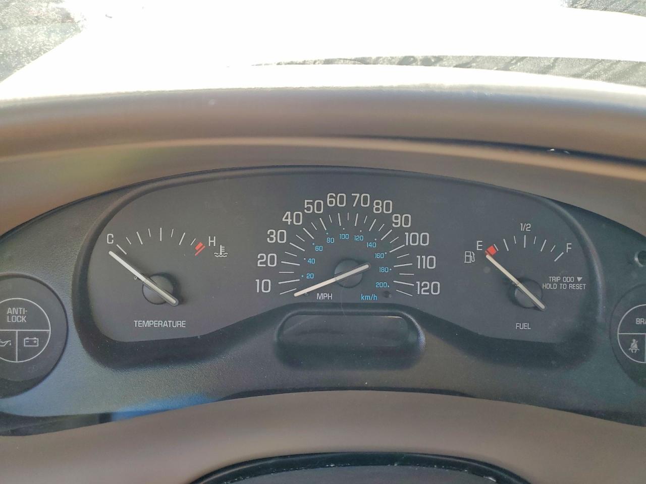 2002 BUICK CENTURY