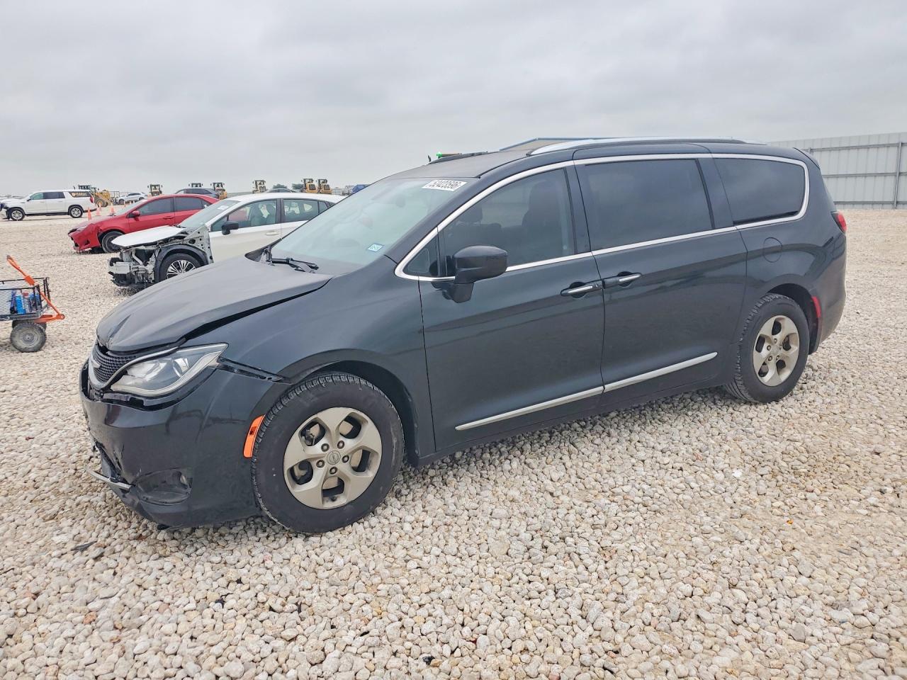 2017 CHRYSLER PACIFICA