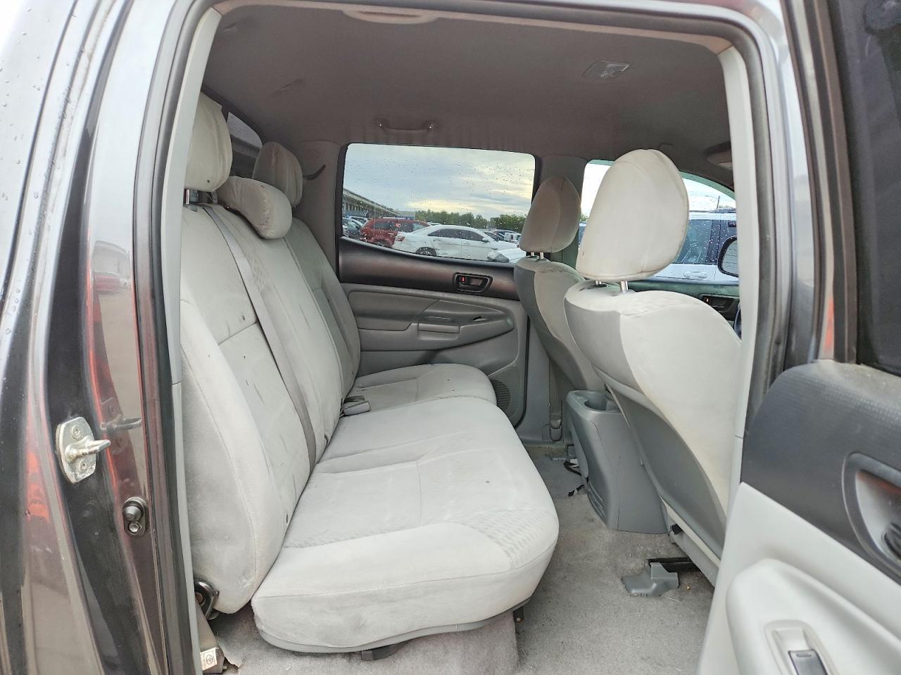 2011 TOYOTA TACOMA