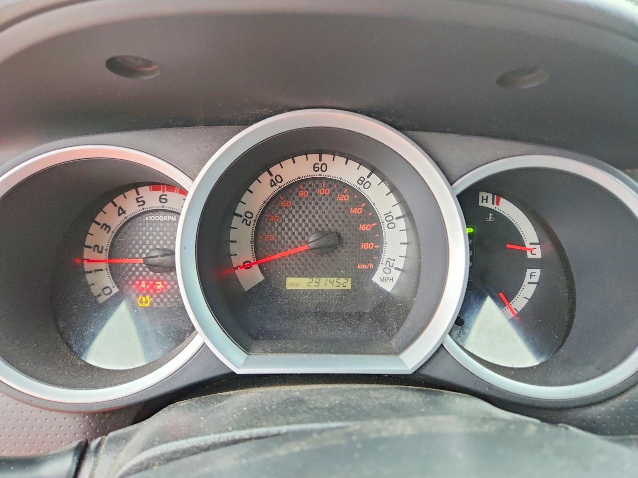 2011 TOYOTA TACOMA