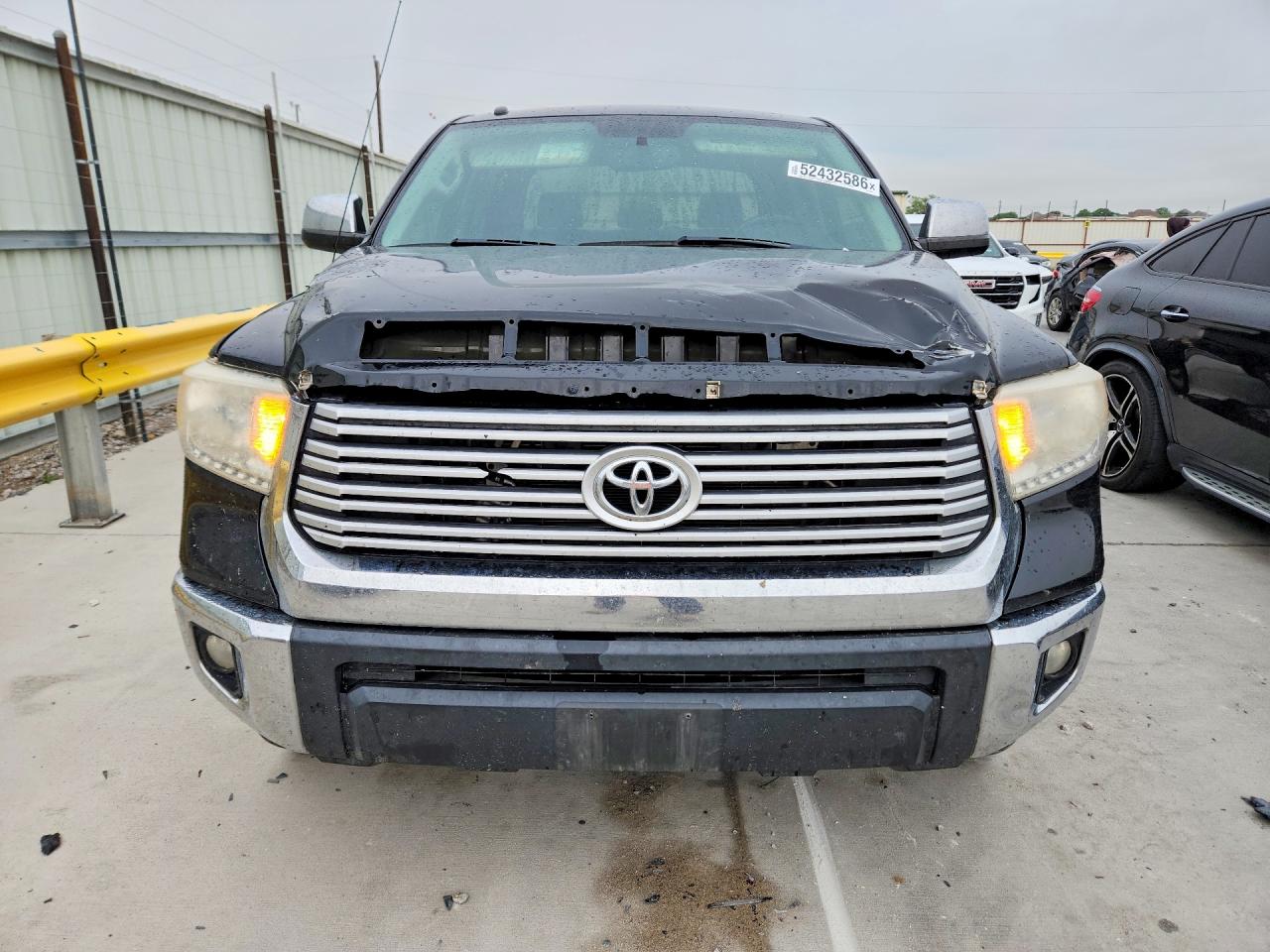 2017 TOYOTA TUNDRA