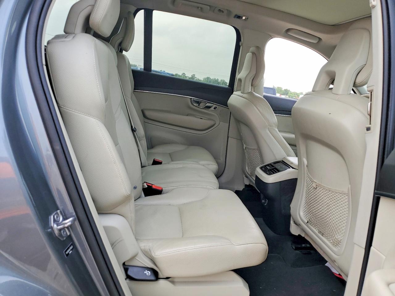 2020 VOLVO XC90