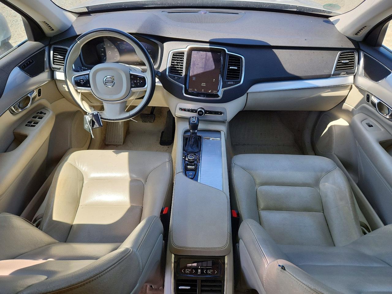2016 VOLVO XC90