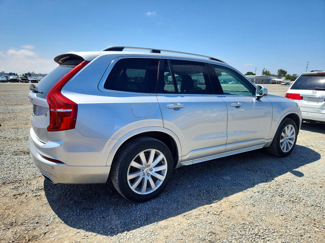 2016 VOLVO XC90