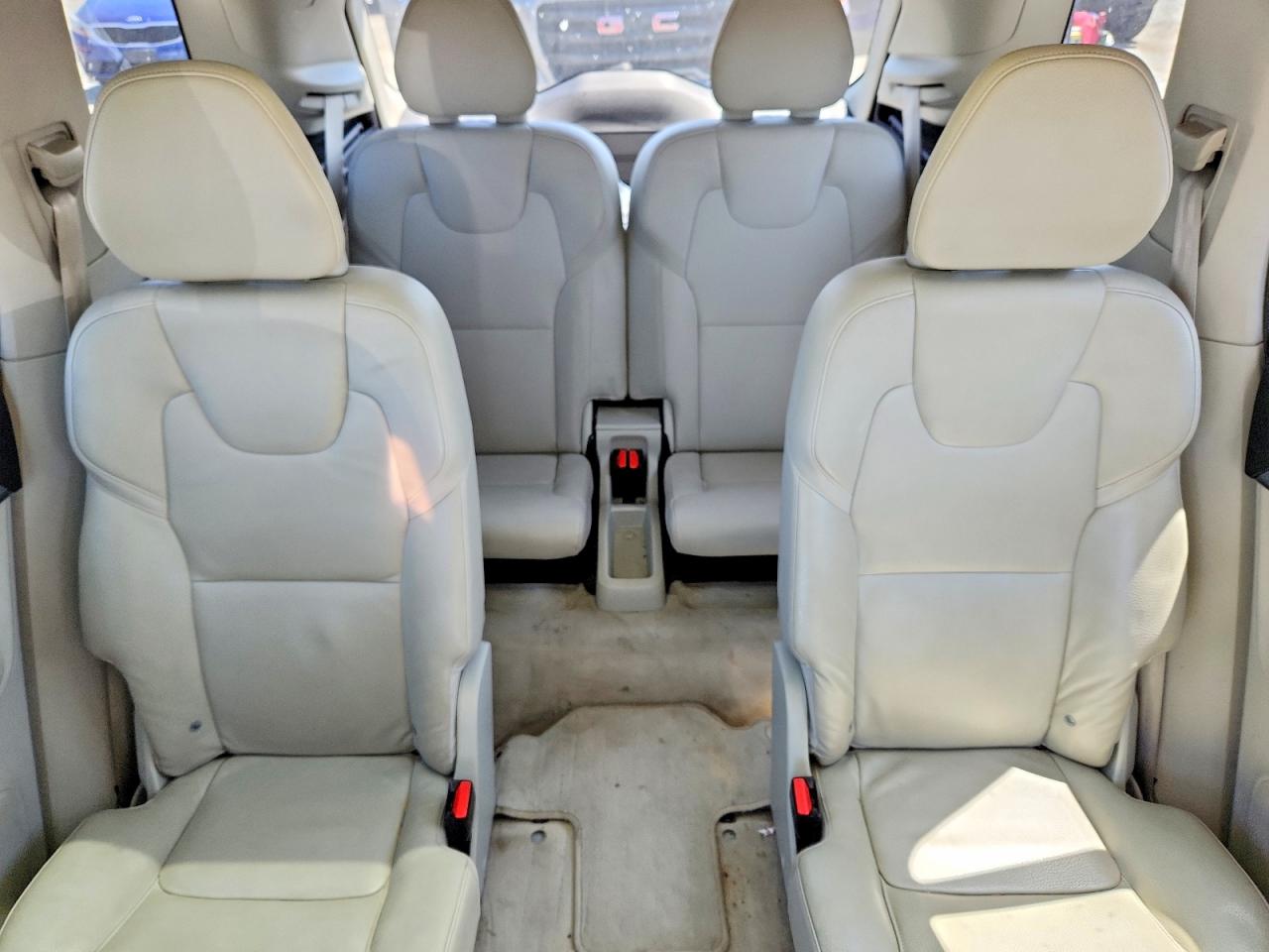 2016 VOLVO XC90