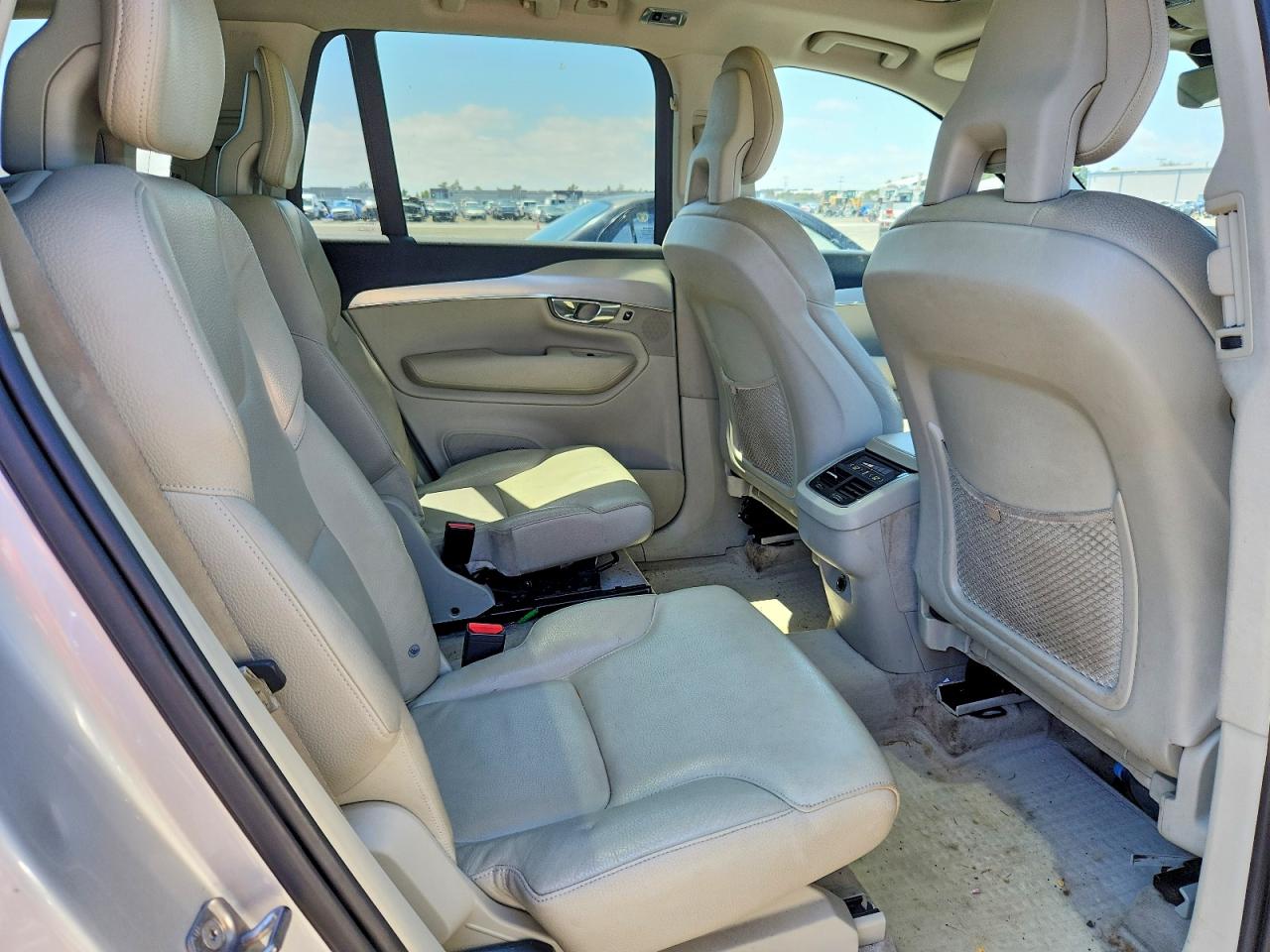 2016 VOLVO XC90