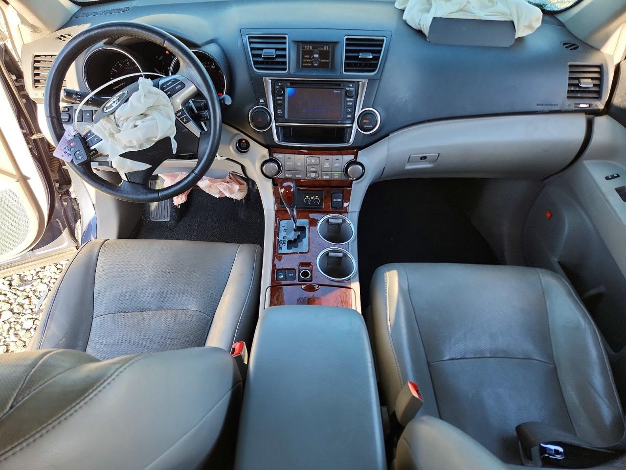 2013 TOYOTA HIGHLANDER