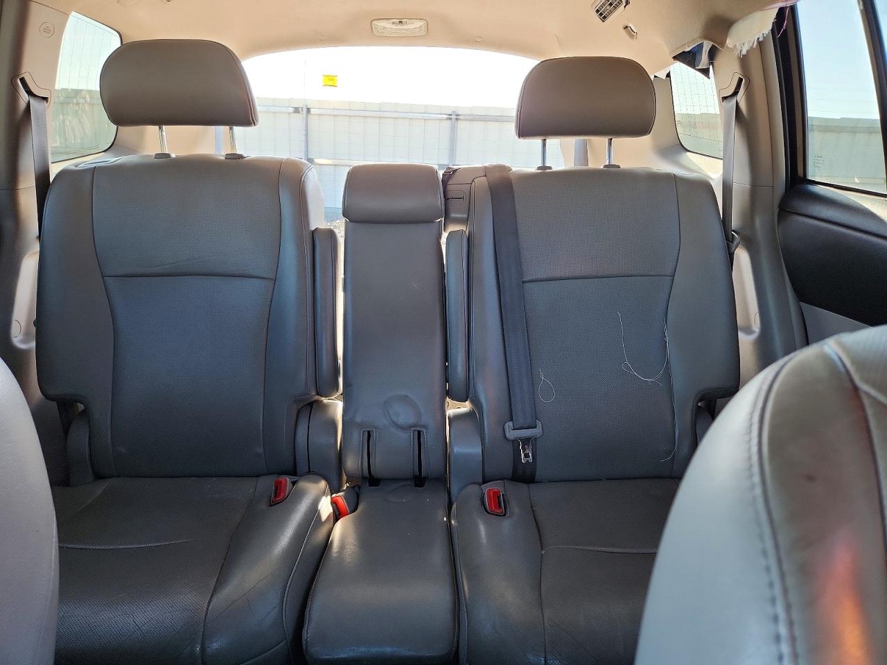 2013 TOYOTA HIGHLANDER