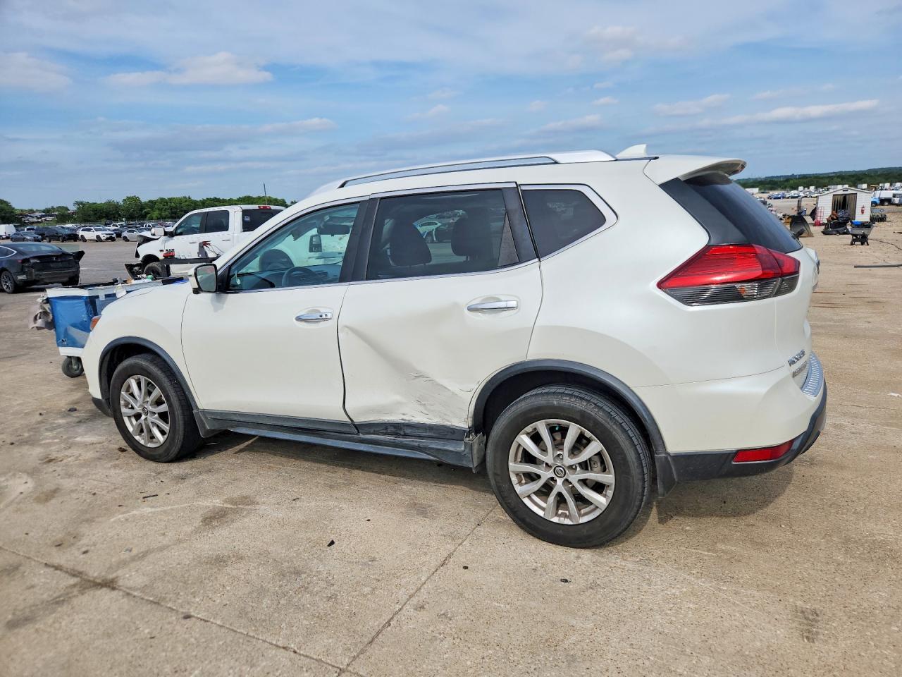 2017 NISSAN ROGUE