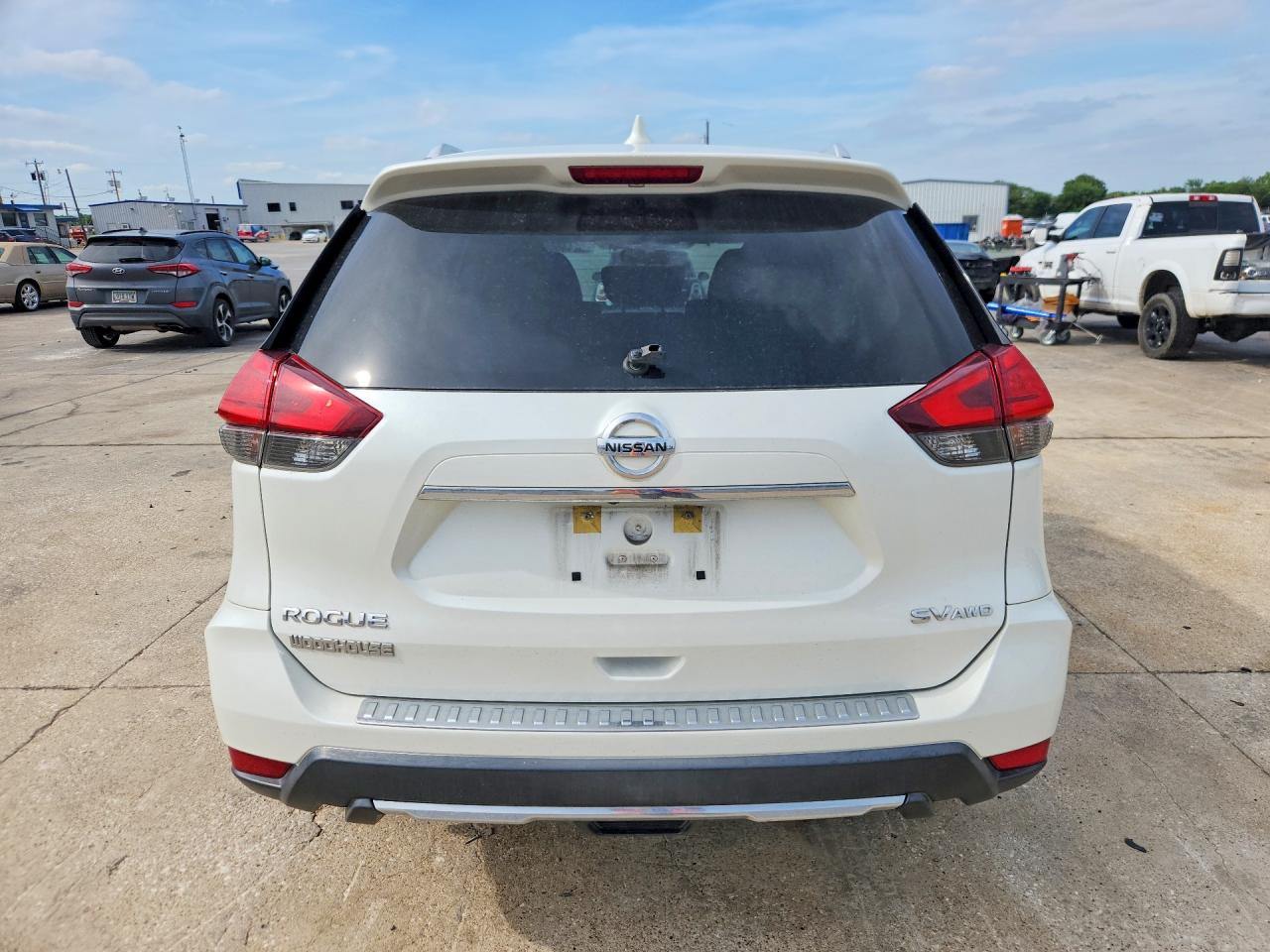 2017 NISSAN ROGUE