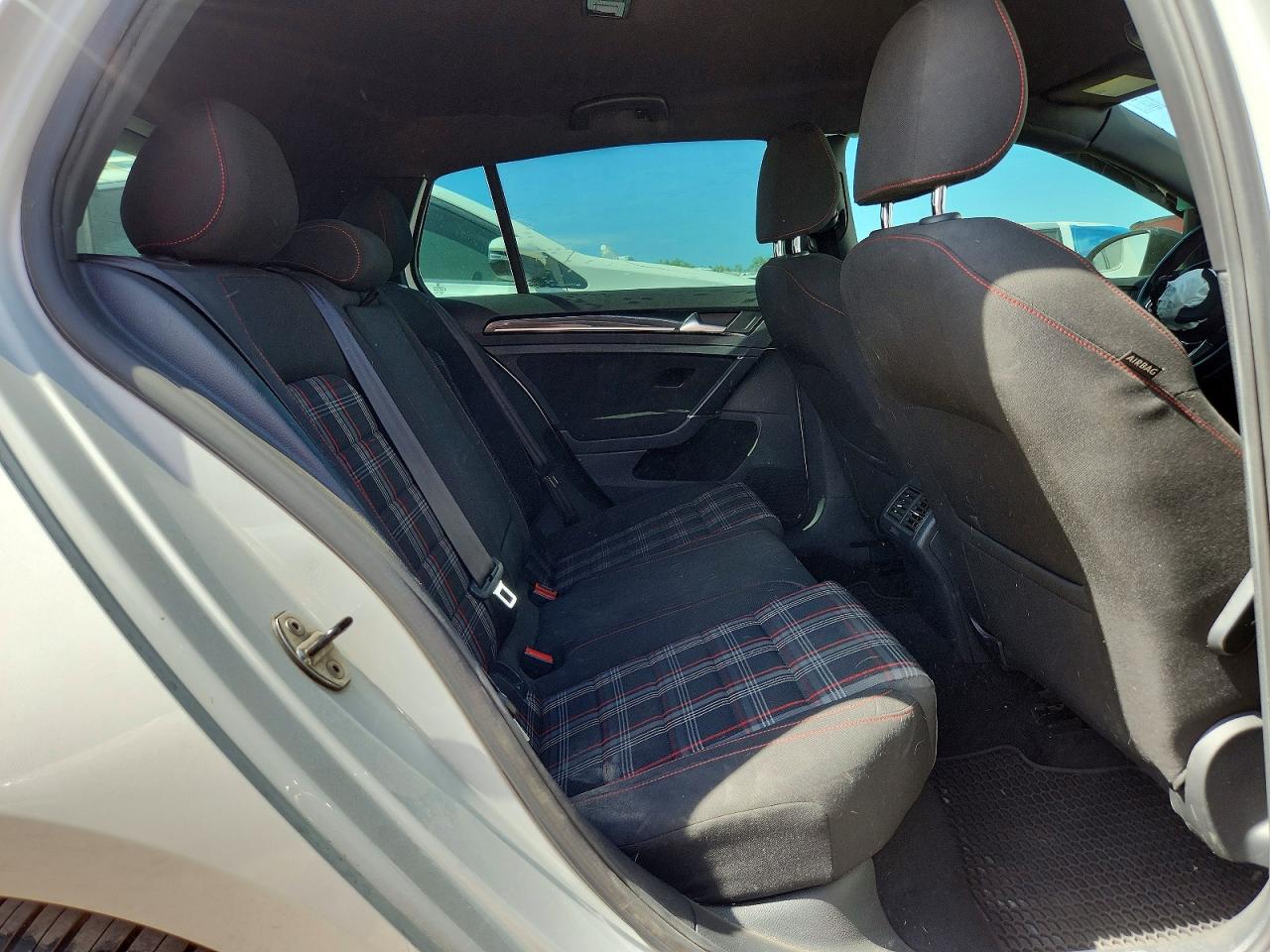 2017 VOLKSWAGEN GTI