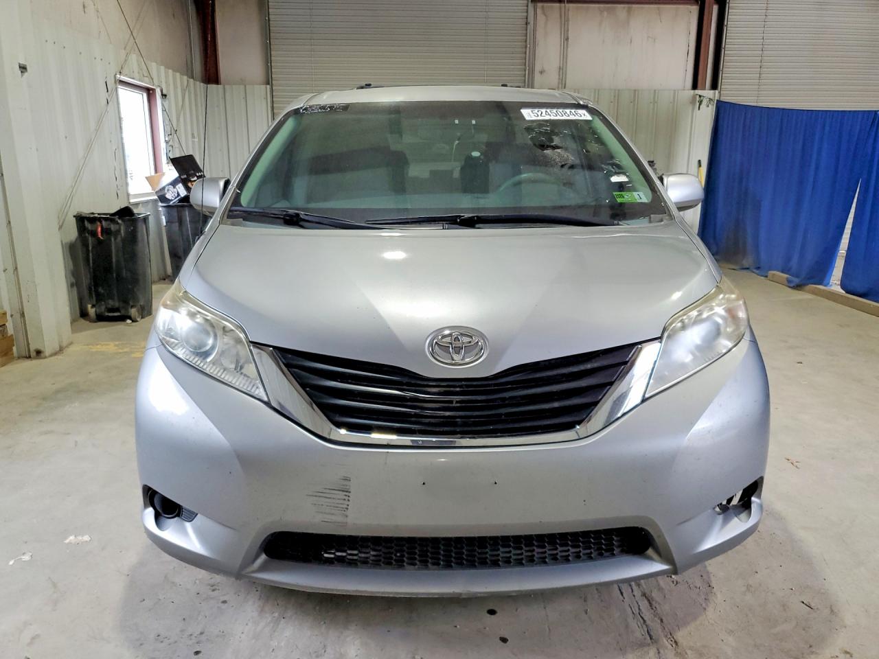 2013 TOYOTA SIENNA