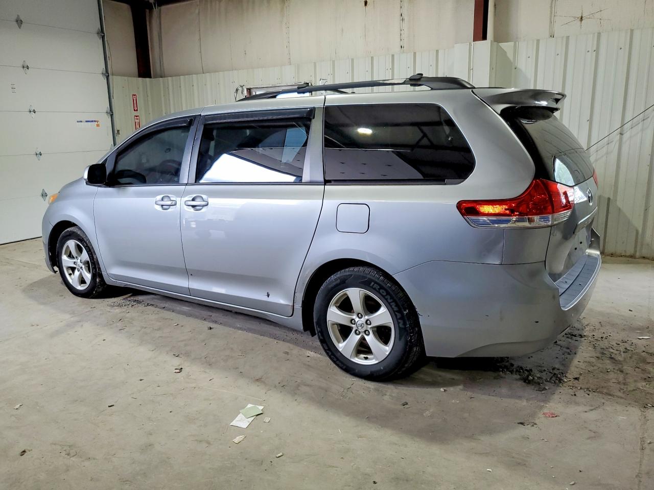 2013 TOYOTA SIENNA