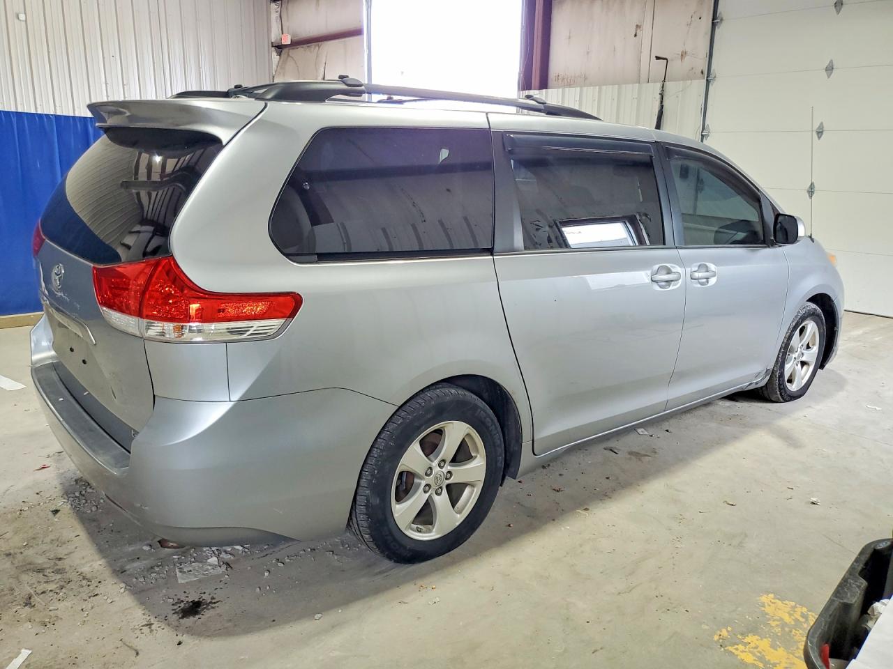2013 TOYOTA SIENNA