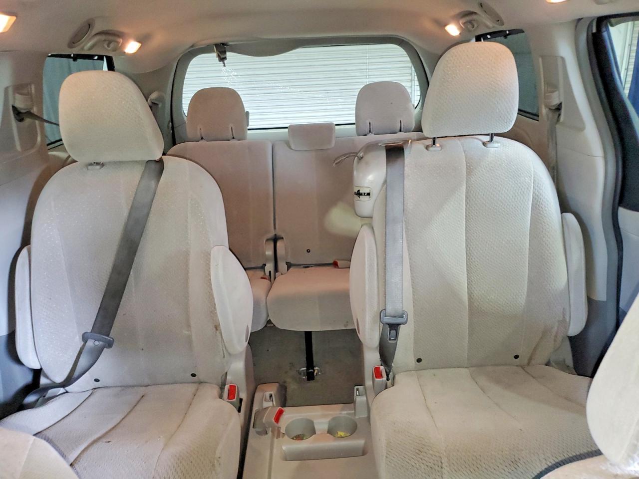 2013 TOYOTA SIENNA