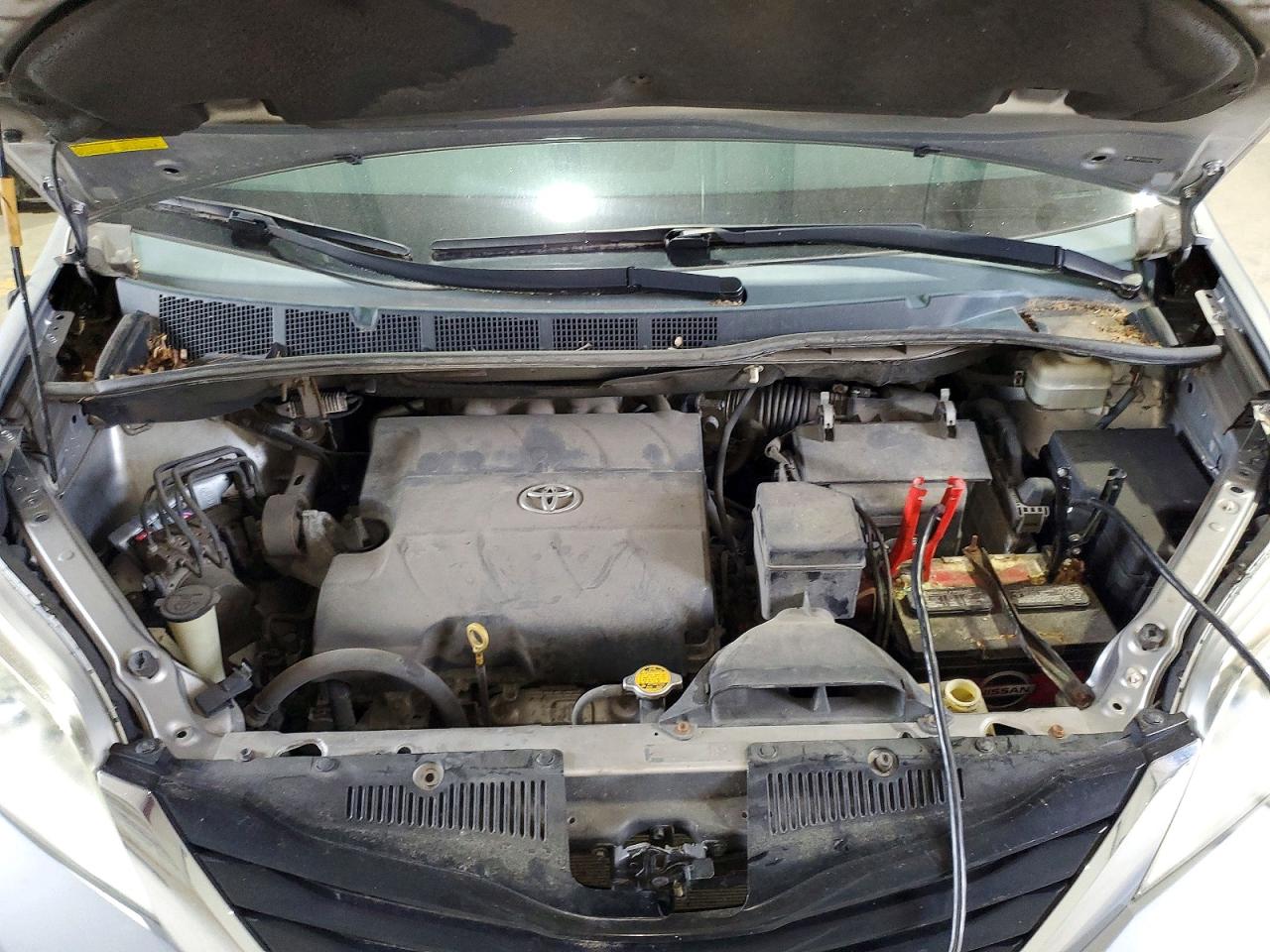2013 TOYOTA SIENNA