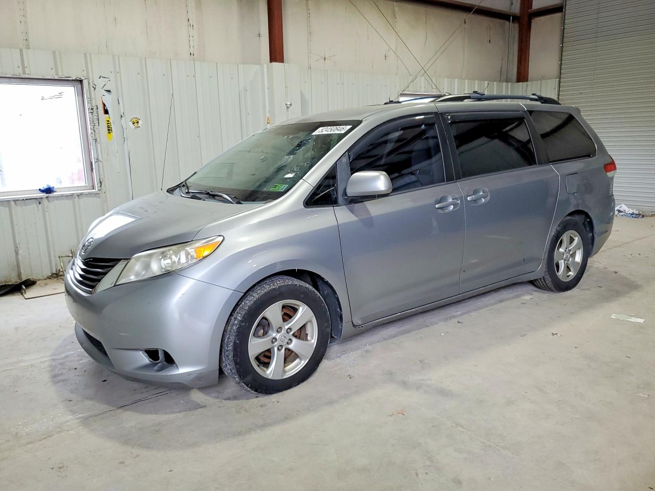 2013 TOYOTA SIENNA